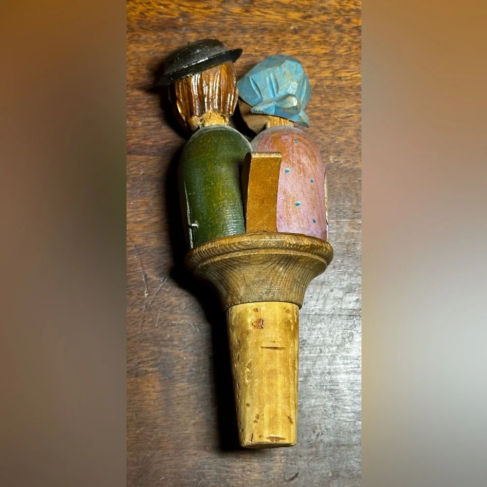 Vintage Hand Carved Wood Wine Cork Bottle Stopper Bar Kissing Couple Mechanical